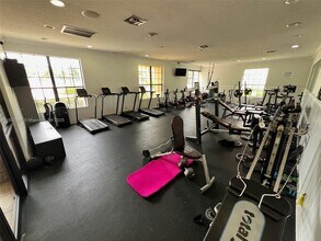 5861 Riverside Dr in Coral Springs, FL - Building Photo - Building Photo