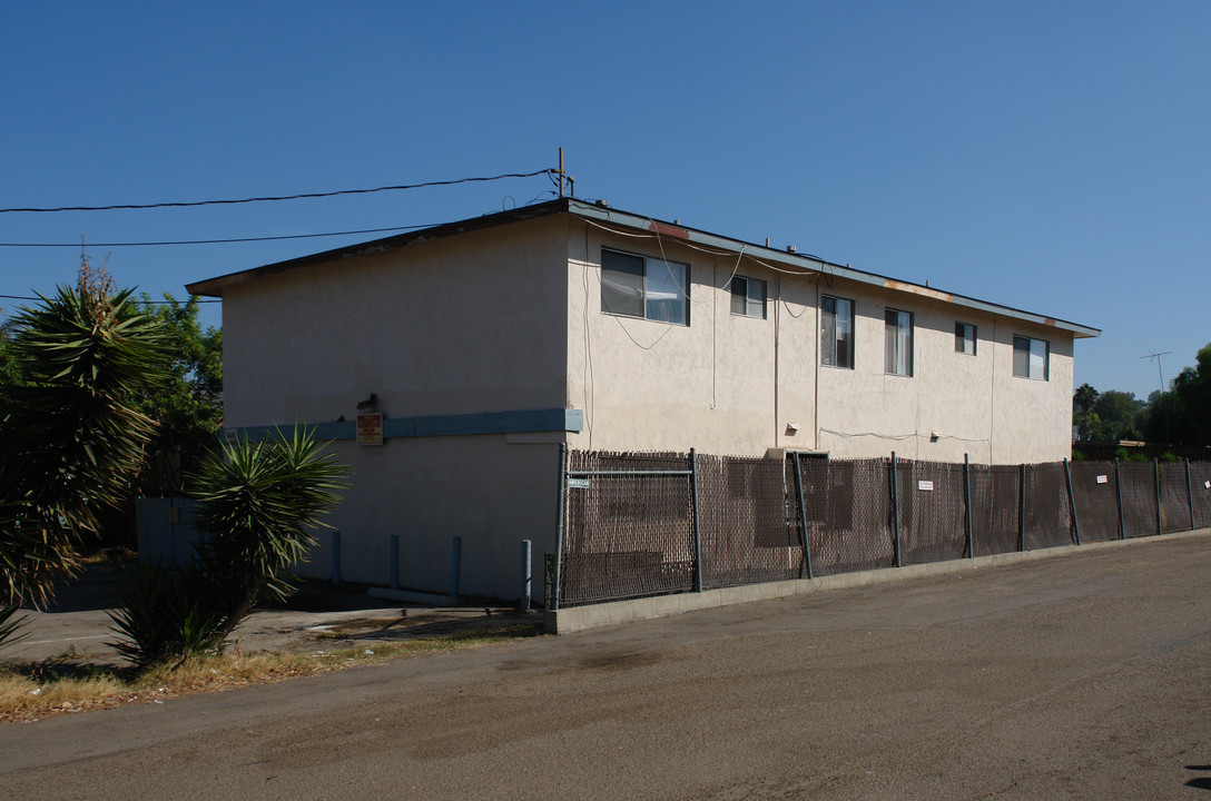 3643 S Barcelona St in Spring Valley, CA - Building Photo