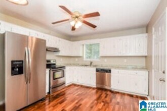 325 13th St in Pleasant Grove, AL - Foto de edificio - Building Photo