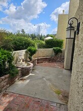 4241 Freedom Dr, Unit 401 in Calabasas, CA - Foto de edificio - Building Photo