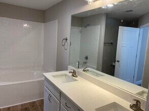 9238 E River Dr in Navarre, FL - Building Photo - Building Photo