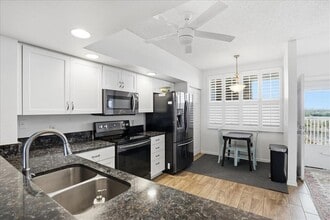 6425 Shoreline Dr in St. Petersburg, FL - Building Photo - Building Photo