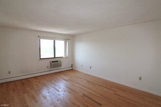 141 Coolidge Ave-Unit -# 718 in Watertown, MA - Building Photo - Building Photo