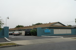 Clark Manor Apartments in Salinas, CA - Building Photo