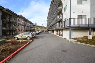 Harvard Suites in Bellingham, WA - Building Photo - Building Photo