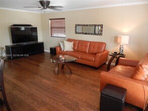 2461 SW 50th St in Fort Lauderdale, FL - Building Photo - Building Photo