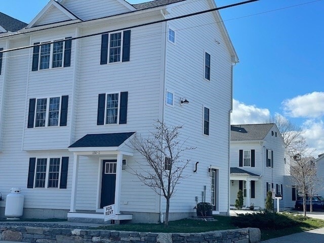 150-152 W Main St in Millbury, MA - Building Photo - Building Photo