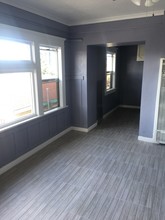 213 E 51st St, Unit 1 in Los Angeles, CA - Building Photo - Building Photo