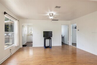 2540 18th Ave N in St. Petersburg, FL - Building Photo - Building Photo