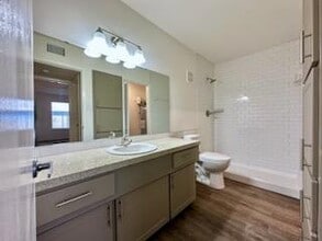 El Conquistador Apartments in San Angelo, TX - Foto de edificio - Building Photo