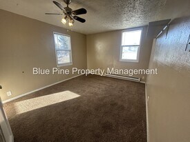 570 N Maple St in Blackfoot, ID - Foto de edificio - Building Photo