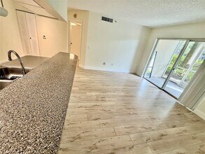 410 S Park Rd in Hollywood, FL - Building Photo - Building Photo