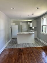 1826 River Dr, Unit Upstairs in Nashville, TN - Building Photo - Building Photo