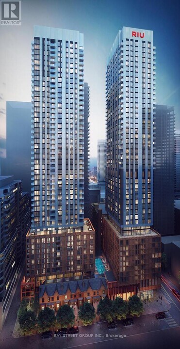 8-2408 Widmer St in Toronto, ON - Building Photo