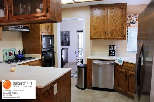 7213 Copper Creek Way in Bakersfield, CA - Foto de edificio - Building Photo