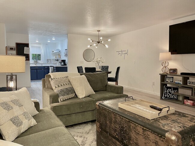 property at 5421 W Fairway Ln