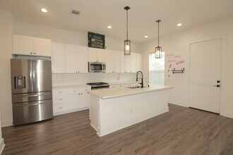1218 Mcneil St in Houston, TX - Building Photo - Building Photo