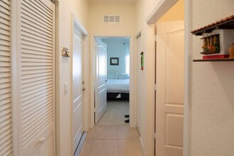 8148 NW Greenbank Cir in Port St. Lucie, FL - Building Photo - Building Photo
