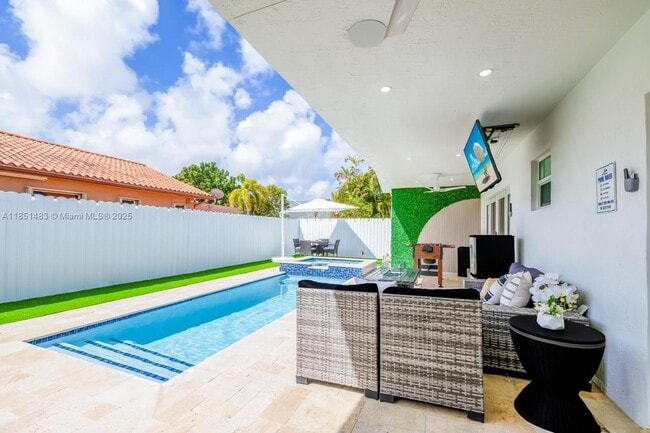 14354 SW 113th Terrace in Miami, FL - Building Photo - Building Photo