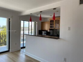 7626 Byron Ave, Unit 6 in Miami Beach, FL - Building Photo