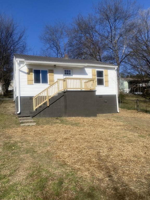 property at 2413 Webster Ct
