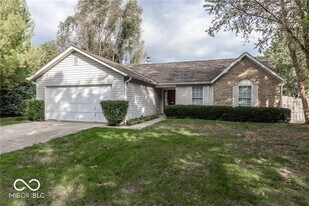 7974 Sunblest Blvd in Fishers, IN - Building Photo