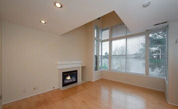 7250 Old Redmond Rd in Redmond, WA - Foto de edificio - Building Photo