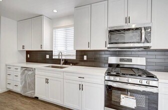 6219 Glide Ave in Woodland Hills, CA - Building Photo - Building Photo