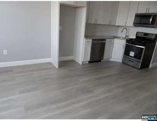 209 Avenue F in Bayonne, NJ - Building Photo - Building Photo