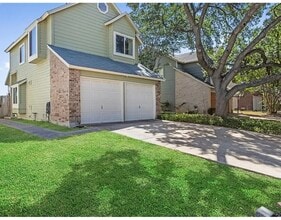 9739 Wagon Train in Converse, TX - Building Photo - Building Photo