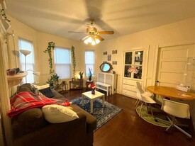 158 River St, Unit 1 in Cambridge, MA - Building Photo