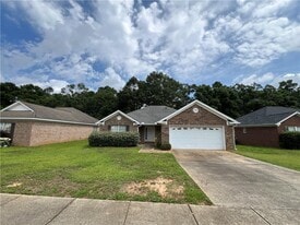 8450 N Kendall Ct in Mobile, AL - Building Photo