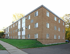 East 4th Street Apartments in St. Paul, MN - Building Photo - Building Photo