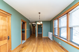 4255 N Campbell Ave in Chicago, IL - Building Photo - Building Photo