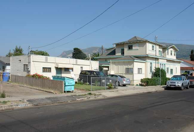 315 Ventura St in Santa Paula, CA - Foto de edificio - Building Photo