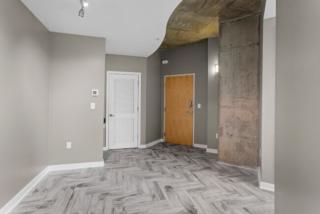 210 N Church St in Charlotte, NC - Building Photo - Building Photo