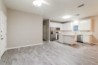 21111 Molasses Meadow Ln in Tomball, TX - Building Photo - Building Photo