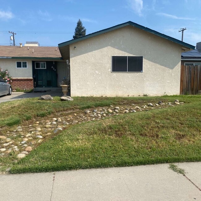 property at 624 E Myrtle Ave