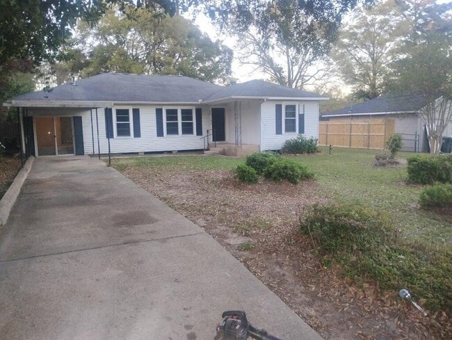 property at 216 E Morris St