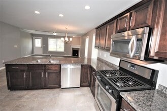 4821 E Highland Pkwy in Buffalo, NY - Building Photo - Building Photo