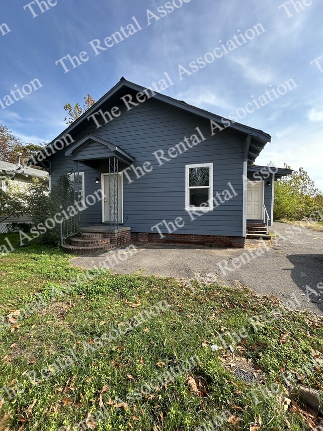 property at 1903 S Grand St