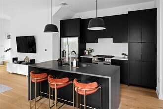 3204 Garden Villa Ln in Austin, TX - Building Photo - Building Photo