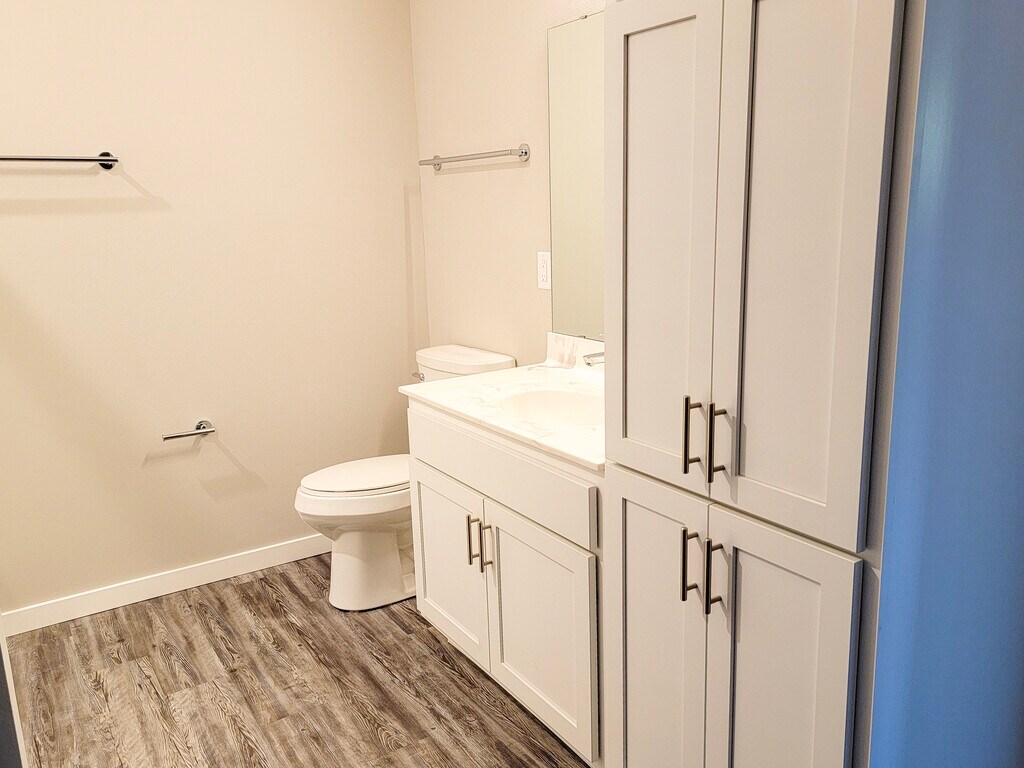 Rock Pointe Village Lannon, WI Apartments