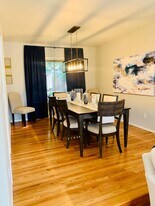 6175 NE 195th Ct in Kenmore, WA - Building Photo