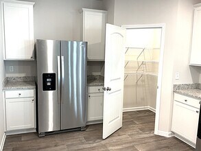 3232 Emberly Dr in Roebuck, SC - Foto de edificio - Building Photo