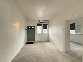 305 4th Ave in Quantico, VA - Building Photo