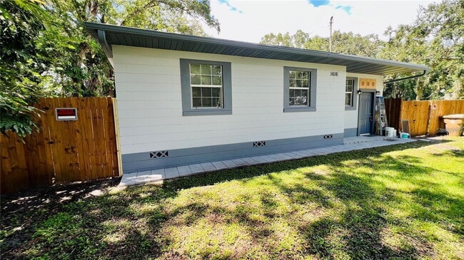 property at 1616 Hope St