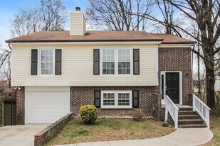 8504 Beechbrooke Rd in Mint Hill, NC - Building Photo