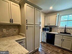 15501 Maple Dr in Accokeek, MD - Foto de edificio - Building Photo