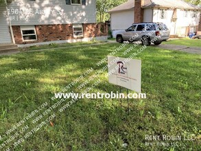 1904 SE Abbey St in Blue Springs, MO - Building Photo - Building Photo